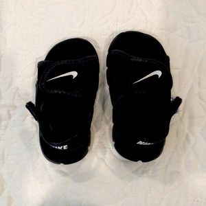 Nike boys 5C shoes